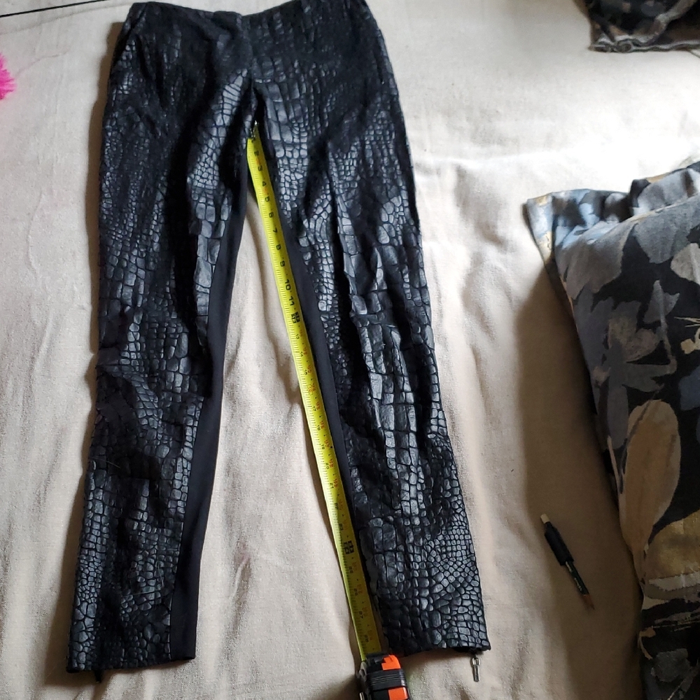 Malandrino Patterned Black Pants With Ankle Zip